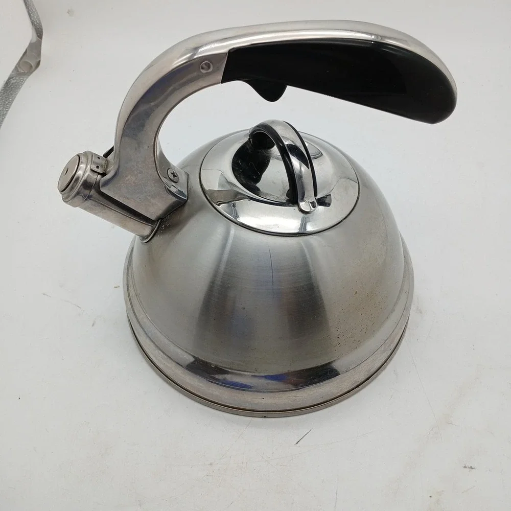 Fabrique En‎ Chine Stainless Steel Whistling Tea Kettle in Silver